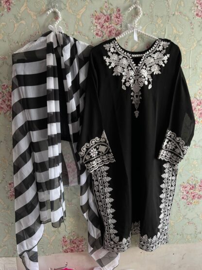 THE LIBAS COLLECTION BLACK AND WHITE DESIGNER PAKISTANI KURTI - Image 4