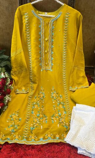 THE LIBAS COLLECTION YELLOW DESIGNER CIGARETTE PANTS PAKISTANI KURTITHE LIBAS COLLECTION YELLOW DESIGNER CIGARETTE PANTS PAKISTANI KURTI