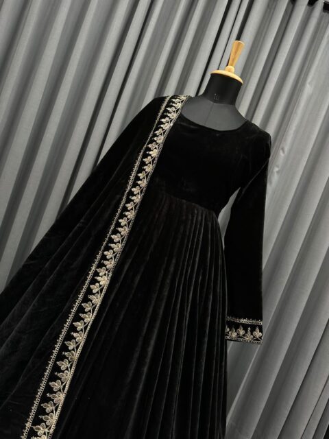 Bollywood designer Long velvet gown With Velvet Stall – Anam's Designs