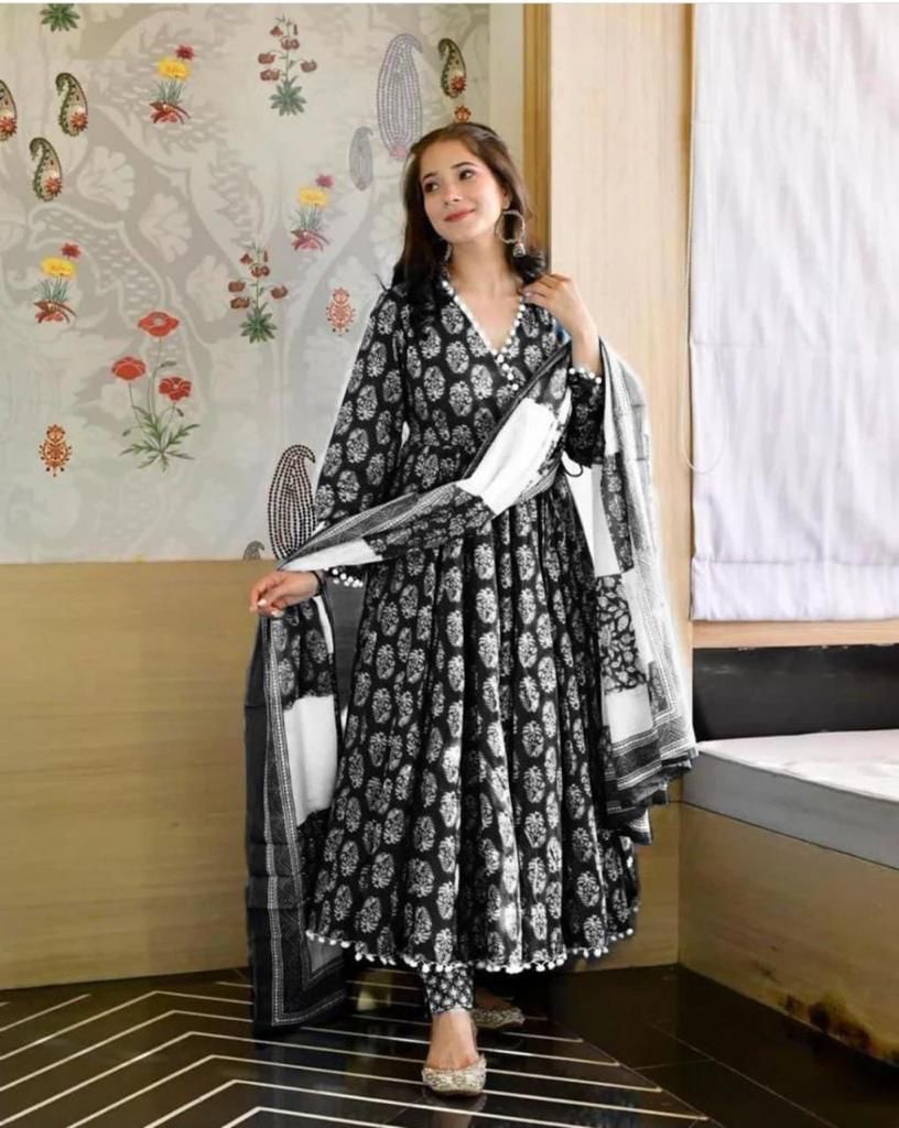 Pin by Roopa on Couture week | Anarkali dress pattern, Indian fashion  dresses, Silk kurti designs
