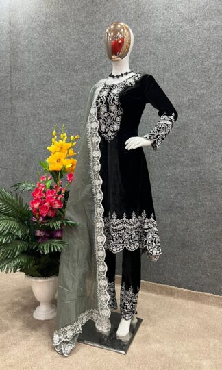 THE LIBAS COLLECTION BLACK VELVET WITH EMBROIDERY SUITSTHE LIBAS COLLECTION BLACK VELVET WITH EMBROIDERY SUITS