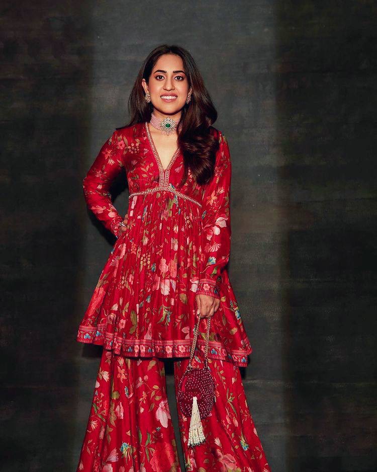 Red Embroidered Short Kurti With Gathered Skirt And Dupatta – Ikshita  Choudhary