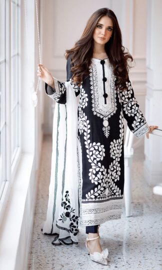 THE LIBAS COLLECTION BLACK & WHITE FANCY EMBROIDERED KURTI ONLINETHE LIBAS COLLECTION BLACK & WHITE FANCY EMBROIDERED KURTI ONLINE