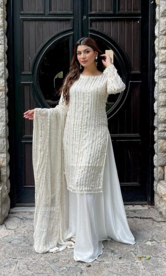 THE LIBAS SRK 5102 WHITE SALWAR KAMEEZ SINGLE PIECETHE LIBAS SRK 5102 WHITE SALWAR KAMEEZ SINGLE PIECE