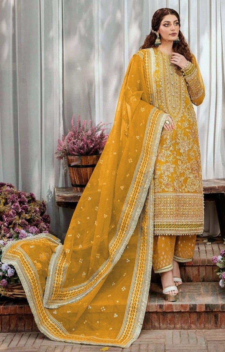 Trendy White Salwar Kameez latest designs | Desi fashion casual, Casual  indian fashion, Pakistani dress design