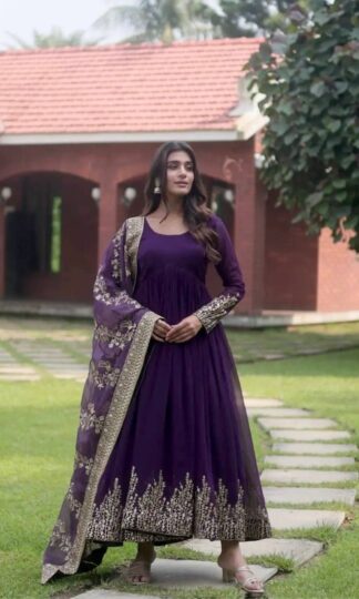 THE LIBAS PD 1038 DESIGNER GOWN WHOLESALER IN INDIATHE LIBAS PD 1038 DESIGNER GOWN WHOLESALER IN INDIA