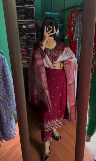 THE LIBAS HK 1642 INDIA KURTIS WHOLESALER SURATTHE LIBAS HK 1642 INDIA KURTIS WHOLESALER SURAT