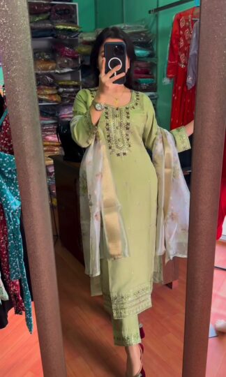 THE LIBAS HK 1642 KURTIS MANUFACTURER IN SURATTHE LIBAS HK 1642 KURTIS MANUFACTURER IN SURAT