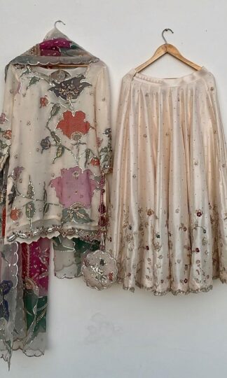 THE LIBAS LG 1877 READYMADE HEAVY GHARARA SUITSTHE LIBAS LG 1877 READYMADE HEAVY GHARARA SUITS