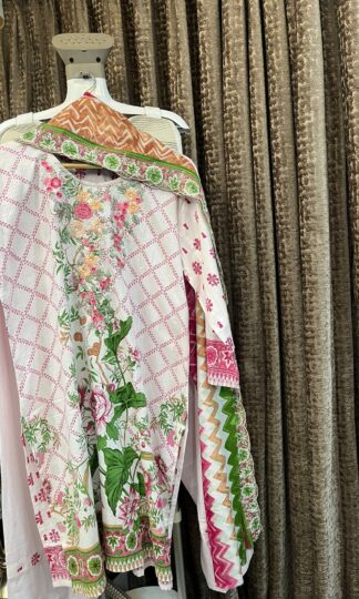 THE LIBAS COLLECTION WHITE SELF EMBROIDERY COTTON KURTI ONLINETHE LIBAS COLLECTION WHITE SELF EMBROIDERY COTTON KURTI ONLINE