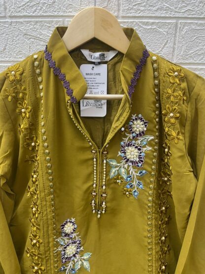 LAXURIA TRENDZ 1438 PAKISTANI KURTI IN SINGLE PIECE