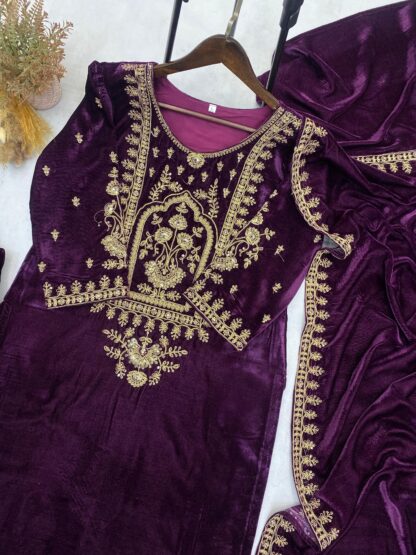 BE 288 VELVET CORDING SEQUENCE EMBROIDERY WORK SUIT ONLINE - Image 2