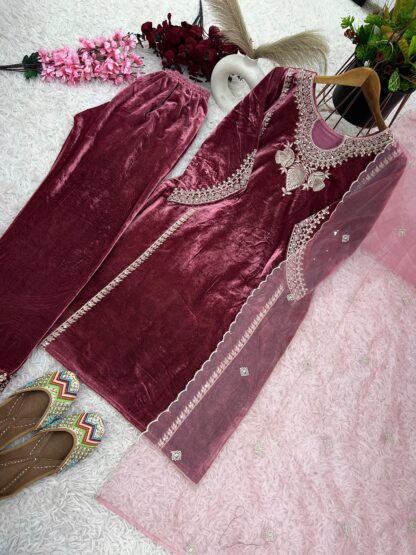SSR 398 SALWAR KAMEEZ FOR WINTER PAKISTANI SUITS BEST PRICE, SALWAR KAMEEZ WHOLESALER, SSR 398 SALWAR KAMEEZ FOR WINTER  ZIAAZ DESIGNER