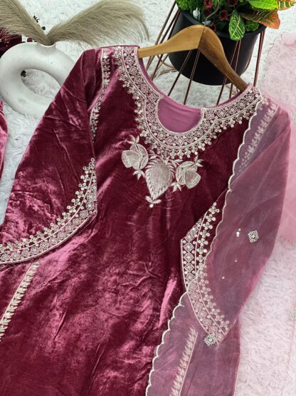 SSR 398 SALWAR KAMEEZ FOR WINTER PAKISTANI SUITS BEST PRICE, SALWAR KAMEEZ WHOLESALER, SSR 398 SALWAR KAMEEZ FOR WINTER  ZIAAZ DESIGNER
