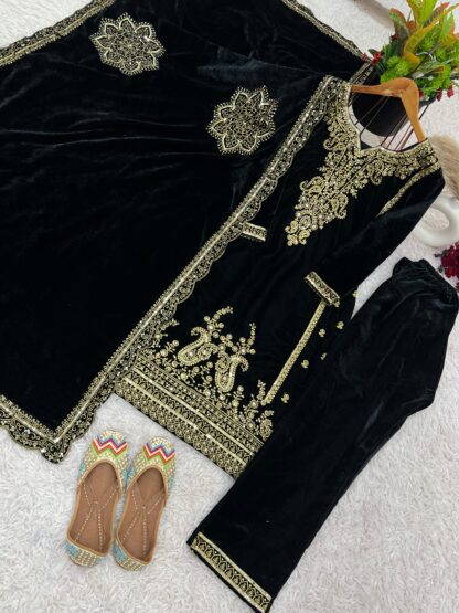 SSR 399 VELVET PAKISTANI SUITS MANUFACTURER SALWAR KAMEEZ WHOLESALER, SSR 399 VELVET PAKISTANI SUITS MANUFACTURER  FLORENT, ZIAAZ DESIGNER