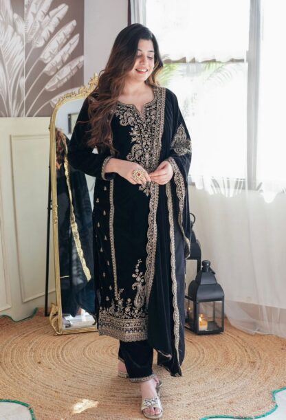 SSR 399 VELVET PAKISTANI SUITS MANUFACTURER SALWAR KAMEEZ WHOLESALER, SSR 399 VELVET PAKISTANI SUITS MANUFACTURER  FLORENT, ZIAAZ DESIGNER