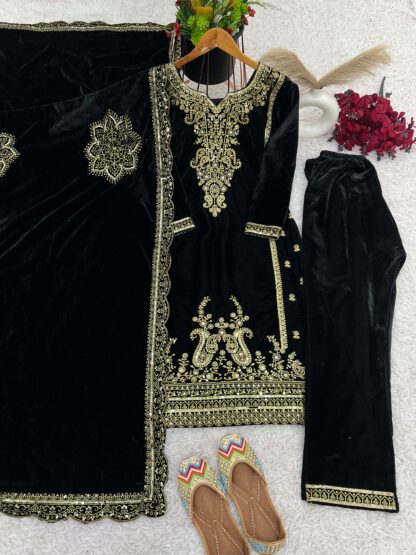 SSR 399 VELVET PAKISTANI SUITS MANUFACTURER SALWAR KAMEEZ WHOLESALER, SSR 399 VELVET PAKISTANI SUITS MANUFACTURER  FLORENT, ZIAAZ DESIGNER