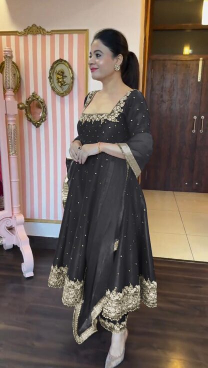 AD 186 DESIGNER ANARKALI GOWN BUY ONLINE AD 186 DESIGNER ANARKALI GOWN BUY ONLINE, BEST QUALITY PAKISTANI SUITS, PAKISTANI SUITS AT MANUFACTURER PRICE, PAKISTANI SUITS BEST PRICE, PAKISTANI SUITS COLLECTION, PAKISTANI SUITS ONLINE SHOPPING, PAKISTANI SUITS ONLINE SHOPPING IN INDIA, PAKISTANI SUITS WHOLESALE  Pakistani Suits, Salwar Kameez, SANIYA TRENDZ, Single, Suits