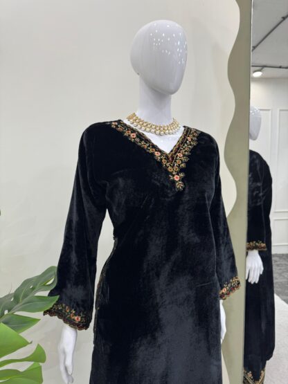 THE LIBAS COLLECTION 5810 VISCOSE VELVET PARTY WEAR SALWAR SUITS ONLINE BEST QUALITY PAKISTANI SUITS, ONLINE SHOPPING SUITS, PAKISTANI SALWAR KAMEEZ, PAKISTANI SUITS AT MANUFACTURER PRICE, PAKISTANI SUITS BEST PRICE, PAKISTANI SUITS IN SURAT, PAKISTANI SUITS ONLINE SHOPPING, THE LIBAS COLLECTION 5810 VISCOSE VELVET  READYMADE KURTI, Salwar Kameez, Single, Suits, THE LIBAS COLLECTION