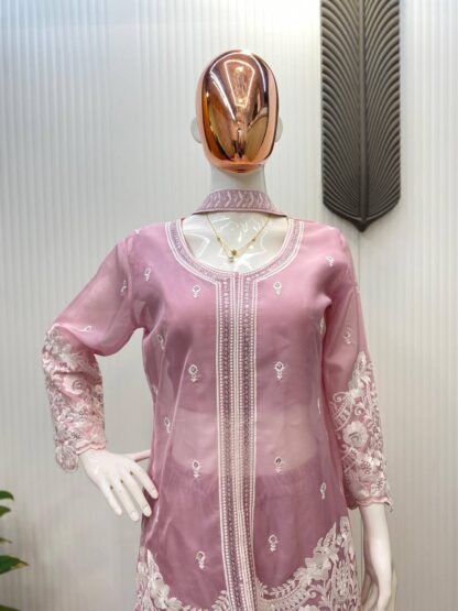 THE LIBAS 1902 ROSE PINK INDO-WESTERN OUTFIT FOR TRENDY WEDDING SEASON BEST QUALITY PAKISTANI SUITS, PAKISTANI SALWAR KAMEEZ, PAKISTANI SUITS AT MANUFACTURER PRICE, PAKISTANI SUITS BEST PRICE, PAKISTANI SUITS COLLECTION, PAKISTANI SUITS IN SINGLE, PAKISTANI SUITS IN SURAT, PAKISTANI SUITS MANUFACTURER IN SURAT, PAKISTANI SUITS ONLINE SHOPPING, PAKISTANI SUITS ONLINE SHOPPING IN INDIA, PAKISTANI SUITS WHOLESALE, PAKISTANI SUITS WHOLESALE DELHI, PAKISTANI SUITS WHOLESALE IN DELHI, THE LIBAS 1902 ROSE PINK  INDO WESTERN, KARACHI SUITS, Single, THE LIBAS COLLECTION