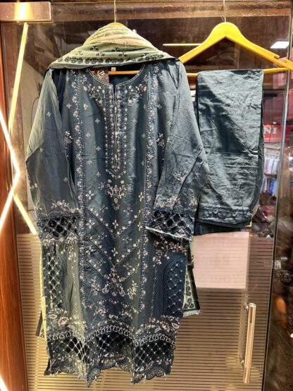 COSMOS AAYRA 05 PAKISTANI SUITS ONLINE SHOPPING COSMOS AAYRA 05 PAKISTANI SUITS ONLINE SHOPPING, SALWAR KAMEEZ BEST PRICE, SALWAR KAMEEZ ONINE, SALWAR KAMEEZ ONLINE  COSMOS FASHION, Pakistani Suits, Suits, ZIAAZ DESIGNS