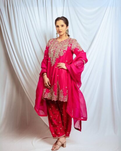BE 319 PAKISTANI SALWAR KAMEEZ ONLINE BE 320 PAKISTANI SALWAR KAMEEZ ONLINE, BEST QUALITY PAKISTANI SUITS, ONLINE SHOPPING SUITS, SALWAR KAMEEZ WHOLESALER  Single, Suits