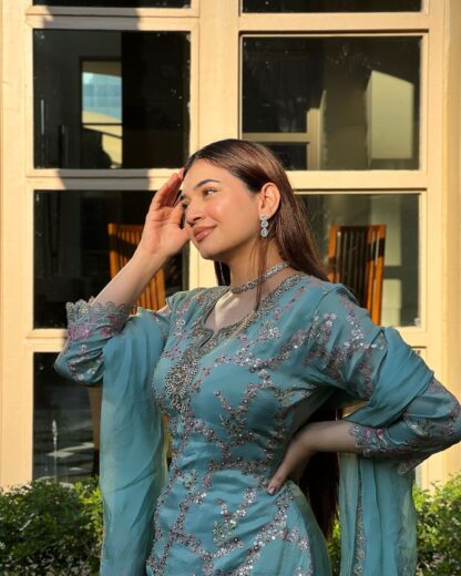 BE 350 KURTA PLAZZO AND DUPATTA SET ONLINE INDIA - Image 2