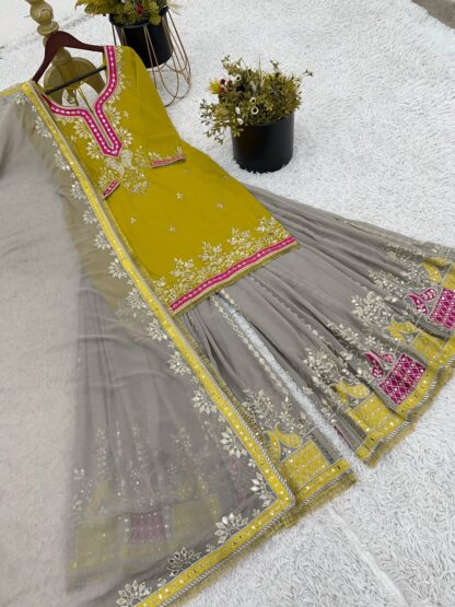 SRK 5260 PAKISTANI SUITS ONLINE SHOPPING BEST QUALITY PAKISTANI SUITS, PAKISTANI SALWAR KAMEEZ, PAKISTANI SUITS AT MANUFACTURER PRICE, PAKISTANI SUITS BEST PRICE, PAKISTANI SUITS COLLECTION, PAKISTANI SUITS IN SINGLE, PAKISTANI SUITS IN SURAT, PAKISTANI SUITS MANUFACTURER IN SURAT, PAKISTANI SUITS ONLINE SHOPPING, PAKISTANI SUITS ONLINE SHOPPING IN INDIA, PAKISTANI SUITS WHOLESALE, PAKISTANI SUITS WHOLESALE DELHI, SRK 5260 PAKISTANI SUITS ONLINE SHOPPING  MEHBOOB TEX, Pakistani Suits, Salwar Kameez, SEMI STITCHED, Single, Suits, ZIAAZ DESIGNER, ZIAAZ DESIGNS