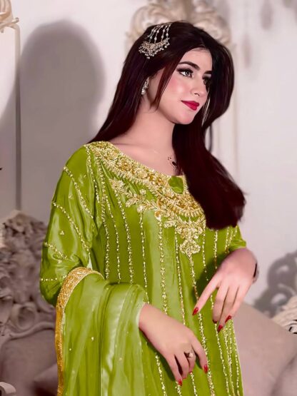 PD 1085 GREEN HEAVY PAKISTANI SUITS ONLINE SHOPPING - Image 2