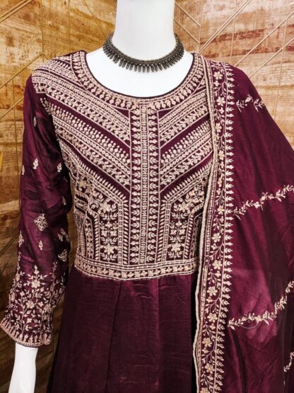 AASHIRWAD CREATION 9517 C NAVYA PREMIUM SILK SUITS DESIGN 2025 - Image 2