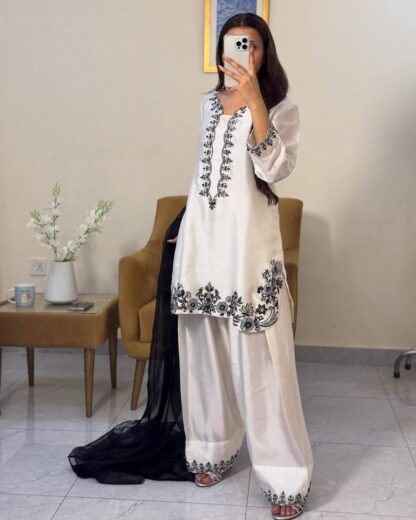 AD205 NATURAL CREPE TOP & FARSHI PLAZZO WITH DUPATTA FOR WOMEN AD205 NATURAL CREPE TOP & FARSHI PLAZZO, BEST QUALITY PAKISTANI SUITS, ONLINE SHOPPING SUITS, PAKISTANI SALWAR KAMEEZ, PAKISTANI SUITS AT MANUFACTURER PRICE, PAKISTANI SUITS BEST PRICE, PAKISTANI SUITS IN SURAT, PAKISTANI SUITS ONLINE SHOPPING  AD, ANAMSA, Gown, PLAZZO, READYMADE, Single, Suits, VRINDAVAN FASHION