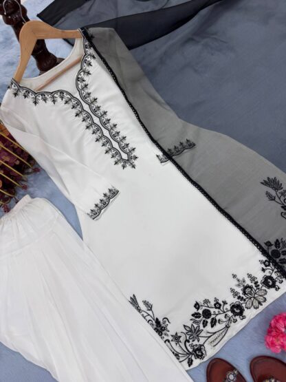 AD205 NATURAL CREPE TOP & FARSHI PLAZZO WITH DUPATTA FOR WOMEN AD205 NATURAL CREPE TOP & FARSHI PLAZZO, BEST QUALITY PAKISTANI SUITS, ONLINE SHOPPING SUITS, PAKISTANI SALWAR KAMEEZ, PAKISTANI SUITS AT MANUFACTURER PRICE, PAKISTANI SUITS BEST PRICE, PAKISTANI SUITS IN SURAT, PAKISTANI SUITS ONLINE SHOPPING  AD, ANAMSA, Gown, PLAZZO, READYMADE, Single, Suits, VRINDAVAN FASHION