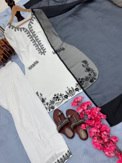 AD205 NATURAL CREPE TOP & FARSHI PLAZZO WITH DUPATTA FOR WOMEN AD205 NATURAL CREPE TOP & FARSHI PLAZZO, BEST QUALITY PAKISTANI SUITS, ONLINE SHOPPING SUITS, PAKISTANI SALWAR KAMEEZ, PAKISTANI SUITS AT MANUFACTURER PRICE, PAKISTANI SUITS BEST PRICE, PAKISTANI SUITS IN SURAT, PAKISTANI SUITS ONLINE SHOPPING  AD, ANAMSA, Gown, PLAZZO, READYMADE, Single, Suits, VRINDAVAN FASHION