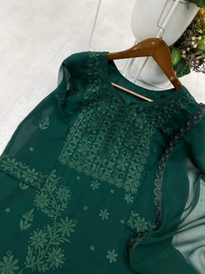 BE 354 BOTTEL GREEN GEORGETTE SUIT ONLINE BE 354 BOTTEL GREEN GEORGETTE, BEST QUALITY PAKISTANI SUITS, ONLINE SHOPPING SUITS, PAKISTANI SALWAR KAMEEZ, PAKISTANI SUITS AT MANUFACTURER PRICE, PAKISTANI SUITS BEST PRICE, PAKISTANI SUITS IN SURAT, PAKISTANI SUITS ONLINE SHOPPING  BE, READYMADE, Single, Suits, THE LIBAS COLLECTION