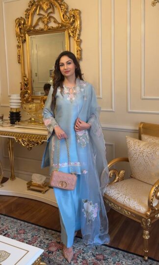 BE 379 DESIGNER FARSI SALWAR SUITS SETBE 379 DESIGNER FARSI SALWAR SUITS SET
