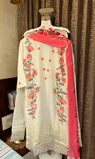 MARIA B 1012 PAKISTANI READYMADE SUITS ONLINE SHOPPINGMARIA B 1012 PAKISTANI READYMADE SUITS ONLINE SHOPPING