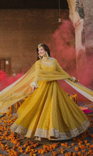 PD1111 PUR CHINON SILK GOWN ONLINE WHOLESALE IN SURATPD1111 PUR CHINON SILK GOWN ONLINE WHOLESALE IN SURAT