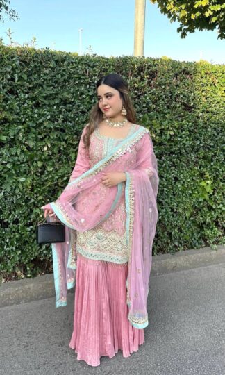 JD 624 PAKISTANI SUITS WHOLESALER SURATJD 624 PAKISTANI SUITS WHOLESALER SURAT