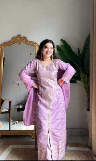 LOOMEERA LM 11 KURTIS MANUFACTURER IN SURATLOOMEERA LM 11 KURTIS MANUFACTURER IN SURAT
