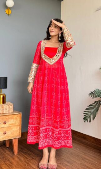 RED ANARKALI KURTIS SET HEAVY MIRARA KURTISRED ANARKALI KURTIS SET HEAVY MIRARA KURTIS
