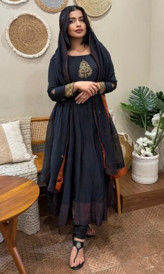 ZSR 3143 GOWN FOR WOMEN AT BEST PRICEZSR 3143 GOWN FOR WOMEN AT BEST PRICE