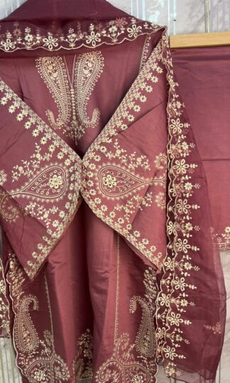 ZAHRA GLAMOUR 105 A LUXURY PAKISTANI KURTI ONLINEZAHRA GLAMOUR 105 A LUXURY PAKISTANI KURTI ONLINE