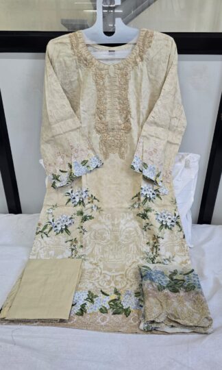 SHRADDHA NEEDLE WONDER 2001 A READYMADE PAKISTANI KURTISHRADDHA NEEDLE WONDER 2001 A READYMADE PAKISTANI KURTI