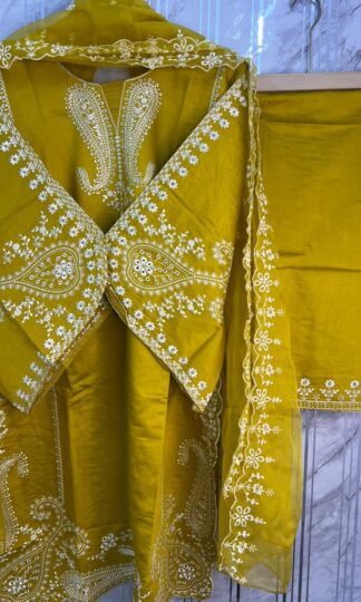ZAHRA GLAMOUR 105 D WHOLESALE PAKISTANI KURTI ONLINEZAHRA GLAMOUR 105 D WHOLESALE PAKISTANI KURTI ONLINE