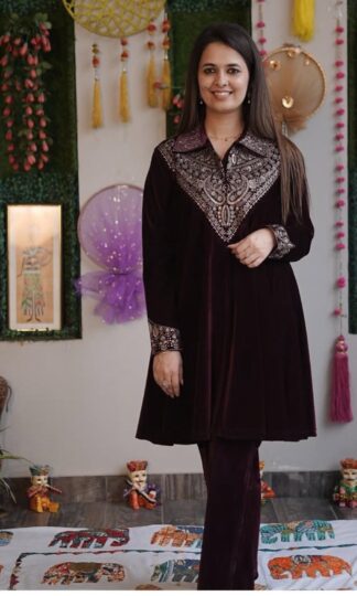 BE 413 PURPLE VELVET DESIGNER KURTA PLAZZO SUPPLIERBE 413 PURPLE VELVET DESIGNER KURTA PLAZZO SUPPLIER
