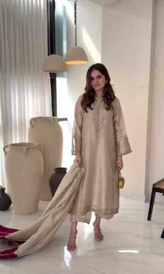 LL031 DESIGNER PARTYWEAR SUITS WHOLESALERLADY LOOK 031 DESIGNER PARTYWEAR SUITS WHOLESALER