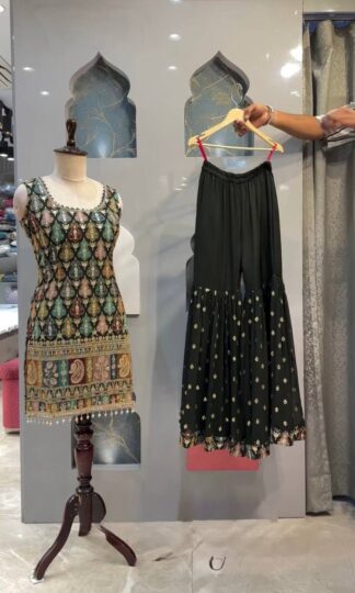 MF 438 DESIGNER SARARA SUITS MANUFACTURER IN SURATMF 438 DESIGNER SARARA SUITS MANUFACTURER IN SURAT