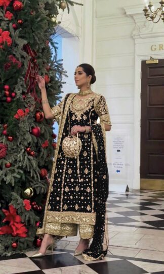 SRK 5214 BLACK PAKISTANI PARTYWEAR SUITSSRK 5214 BLACK PAKISTANI PARTYWEAR SUITS
