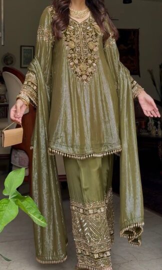 KF 1713 HEAVY PAKISTANI SUITS FOR EID COLLECTION 2026KF 1713 HEAVY PAKISTANI SUITS FOR EID COLLECTION 2026