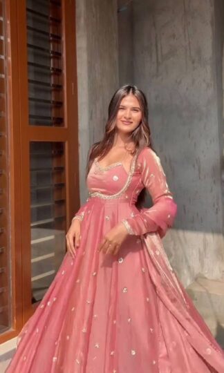 NSR 875 READYMADE GOWN FOR WOMENNSR 875 READYMADE GOWN FOR WOMEN